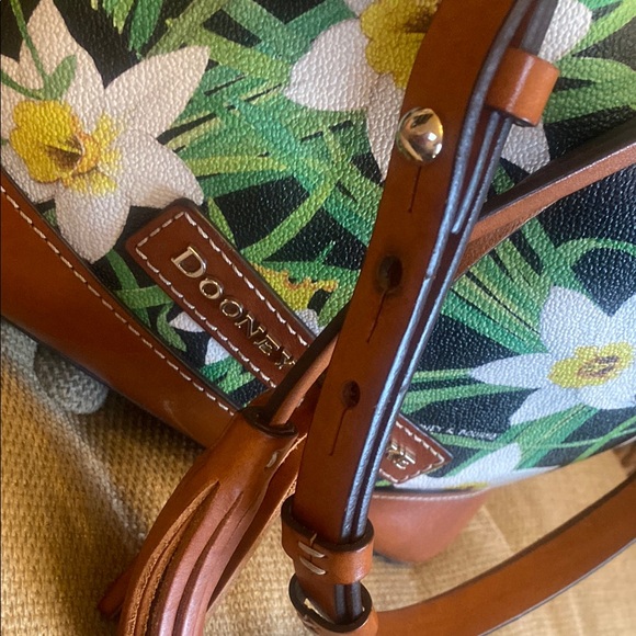 Dooney & Bourke Green and Brown Shoulder Bag with Floral Design - Picture 7 of 16